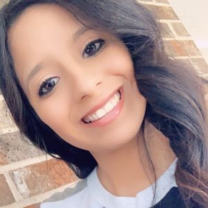 Meet your Posher, Daniela